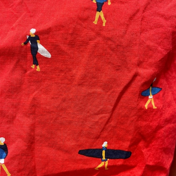 🔥🏄🏻♂️TOMMY HILFIGER button up red shirt w/ surfer print. Size L. Like new‼️ - Picture 6 of 9